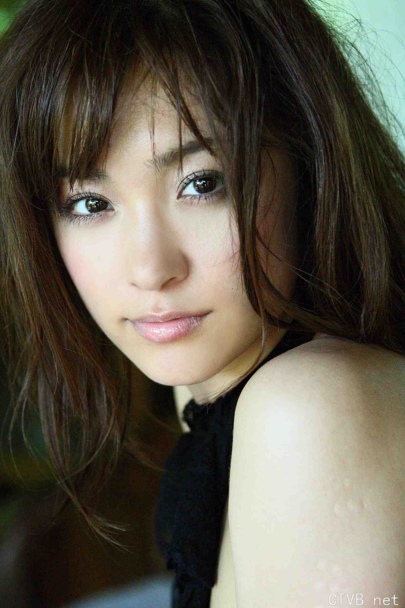 高清无水印美女壁纸上千套9000张 - 2.jpg