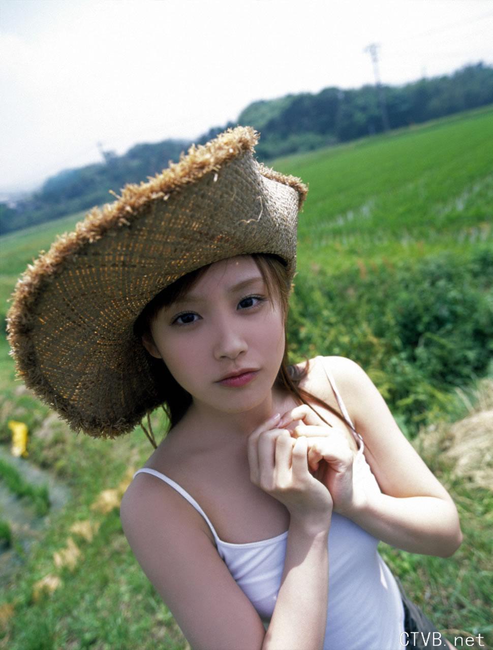 高清无水印美女壁纸上千套9000张 - 1.jpg