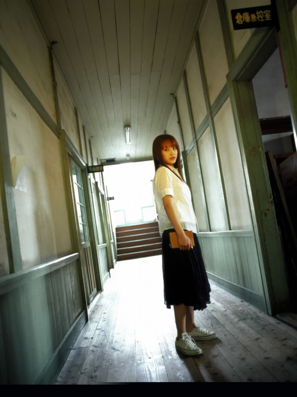 高清无水印美女壁纸上千套9000张 - 6.jpg