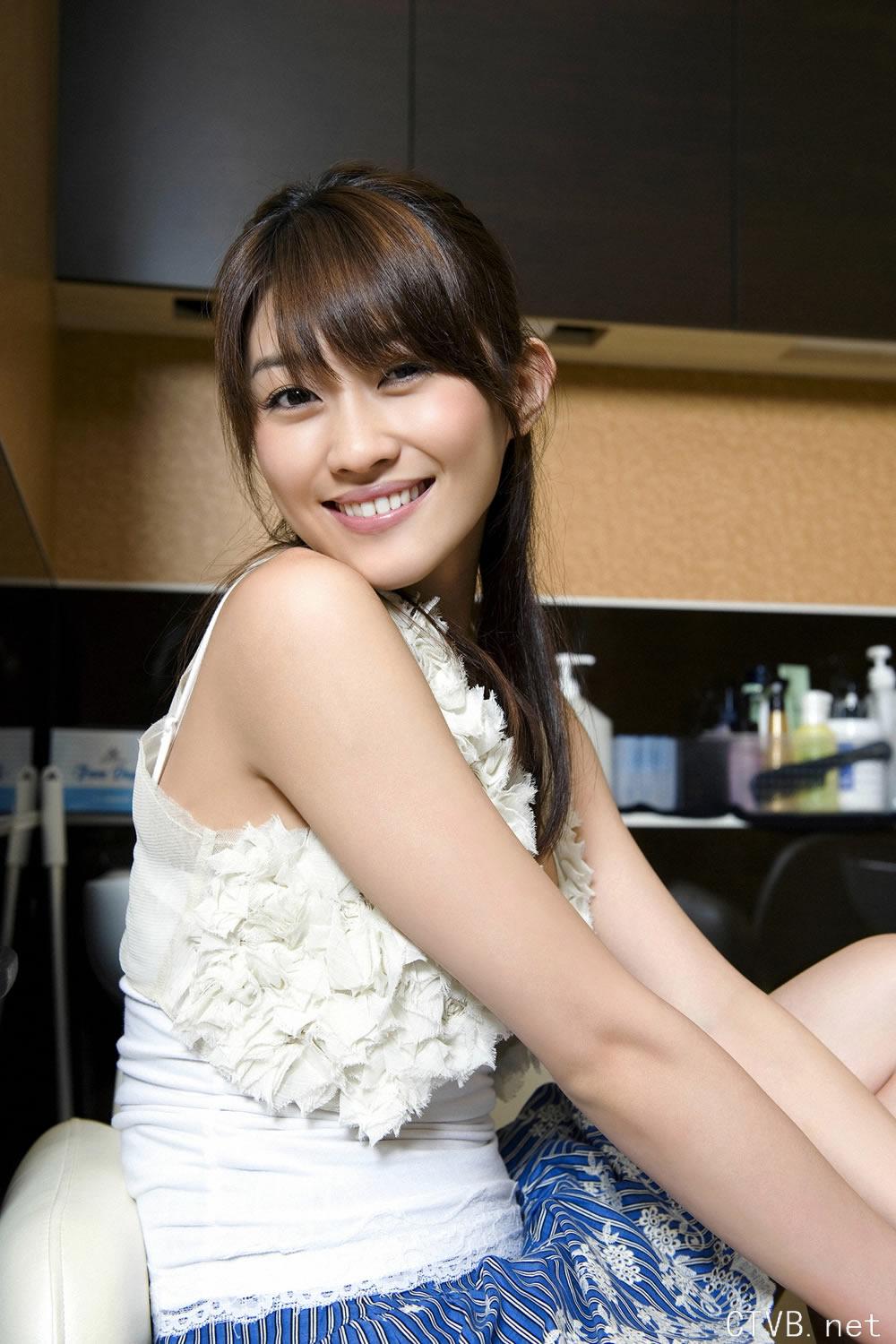 高清无水印美女壁纸上千套9000张 - 1.jpg