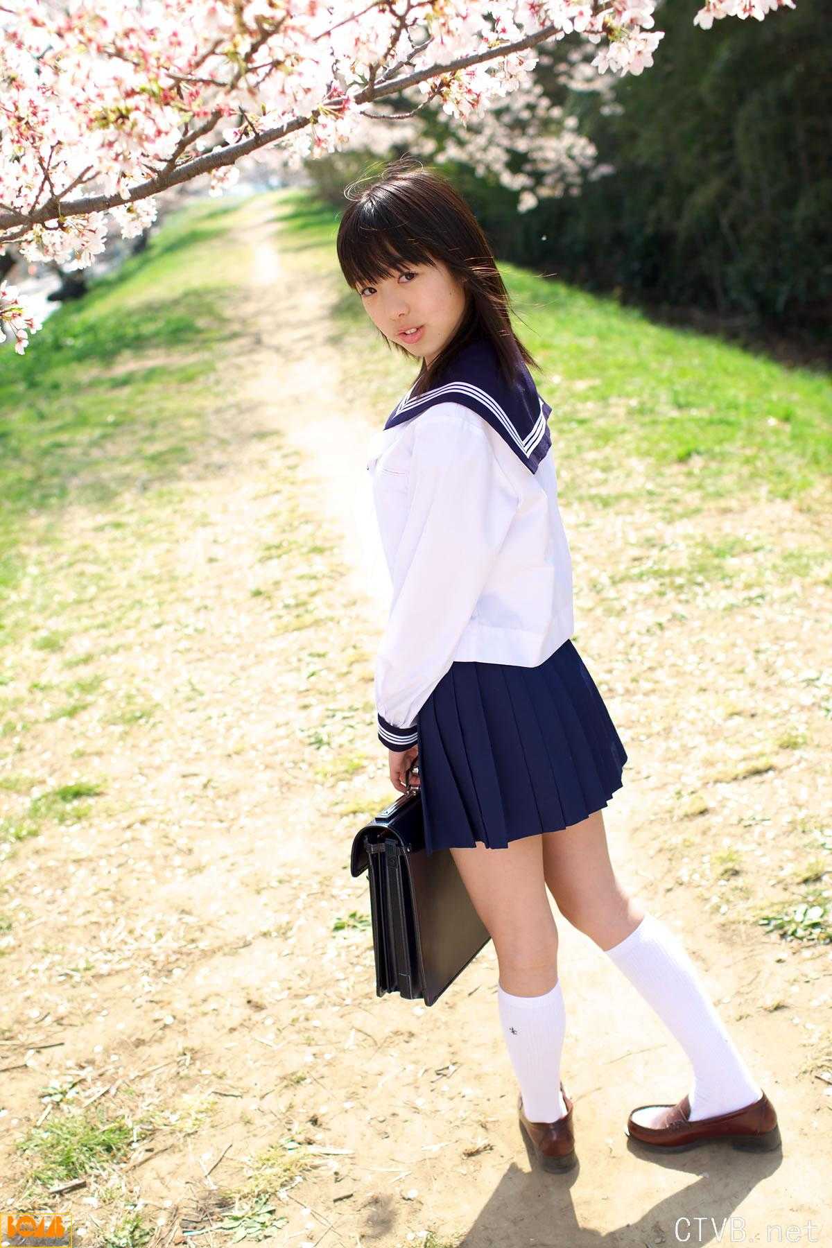 高清无水印美女壁纸上千套9000张 - 1.jpg