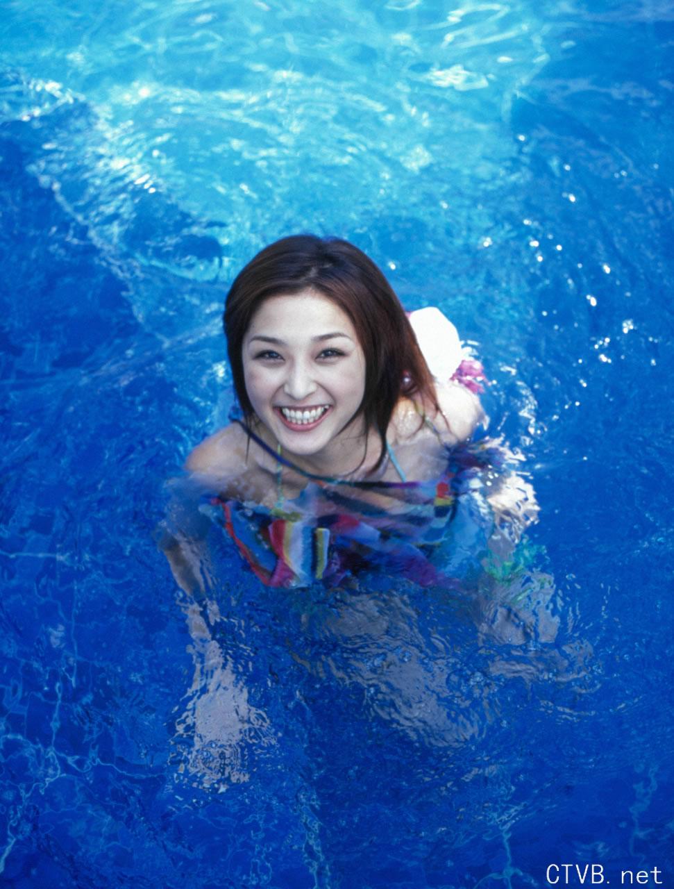 高清无水印美女壁纸上千套9000张 - 2.jpg