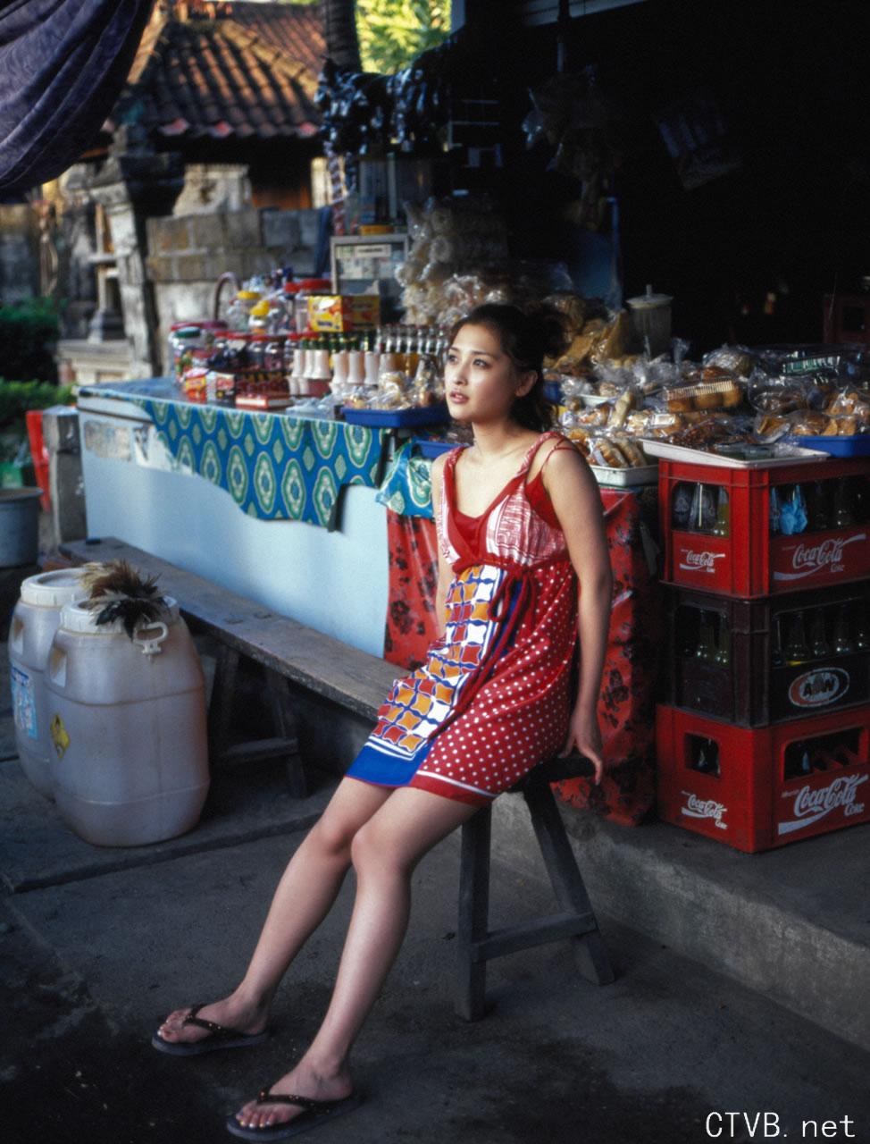 高清无水印美女壁纸上千套9000张 - 17.jpg