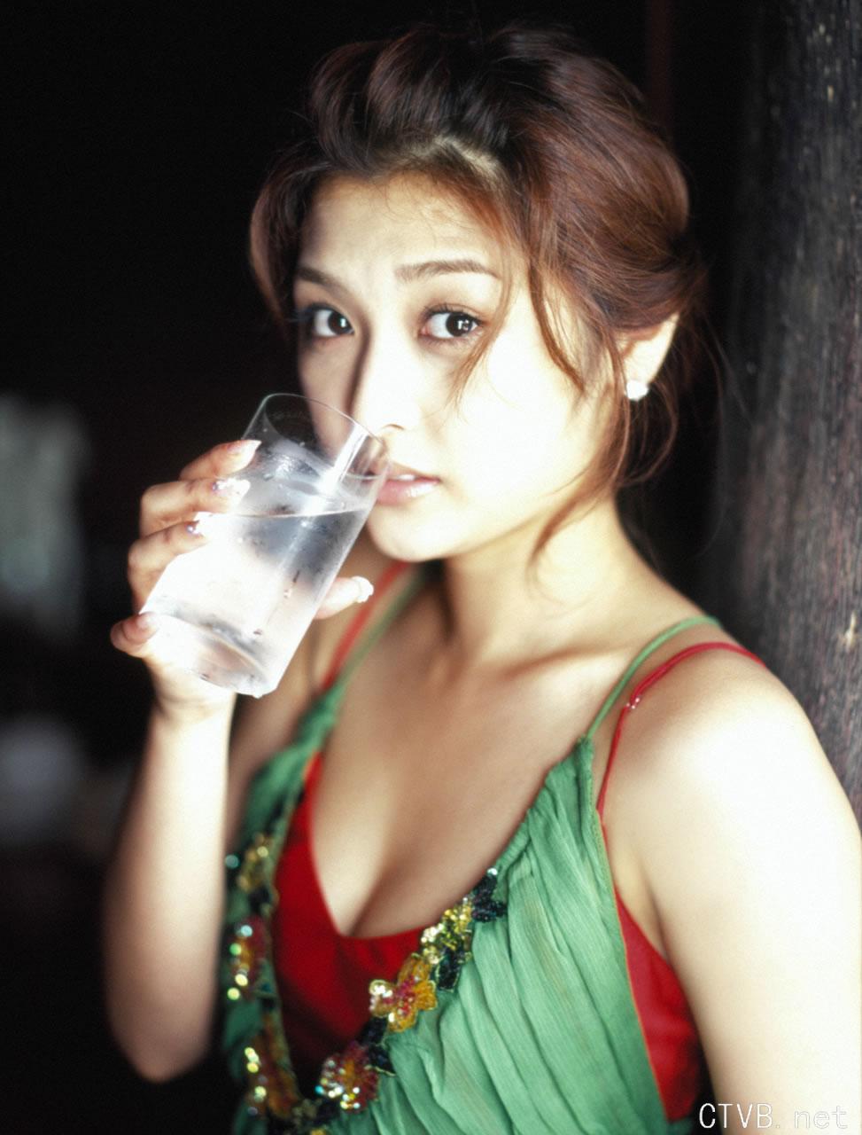 高清无水印美女壁纸上千套9000张 - 53.jpg