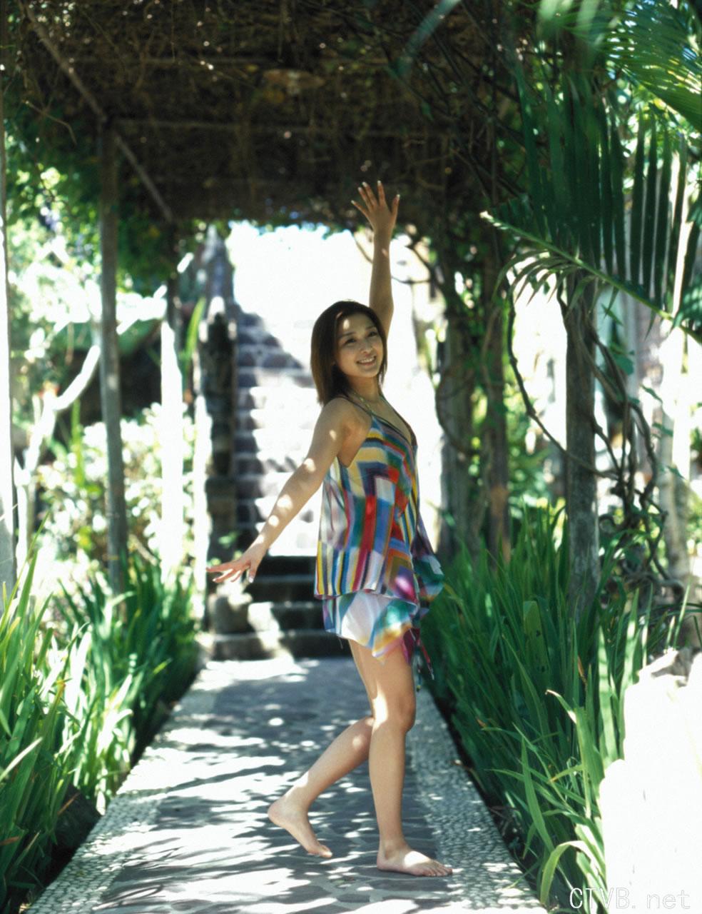 高清无水印美女壁纸上千套9000张 - 61.jpg