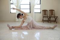 高清无水印美女壁纸上千套9000张 - 1.jpg