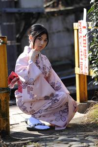 高清无水印美女壁纸上千套9000张 - 1.jpg