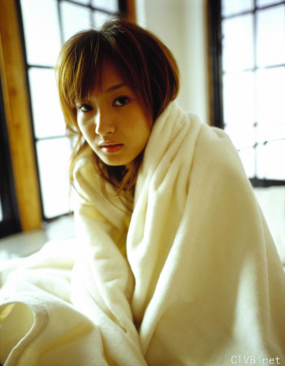 高清无水印美女壁纸上千套9000张 - 5.jpg