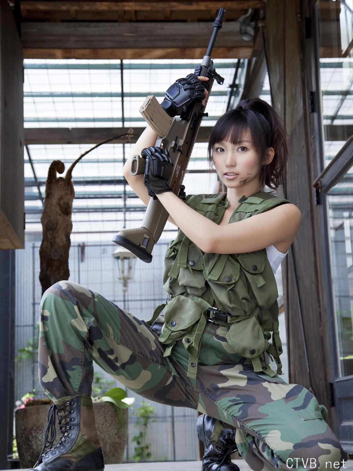 高清无水印美女壁纸上千套9000张 - 1.jpg