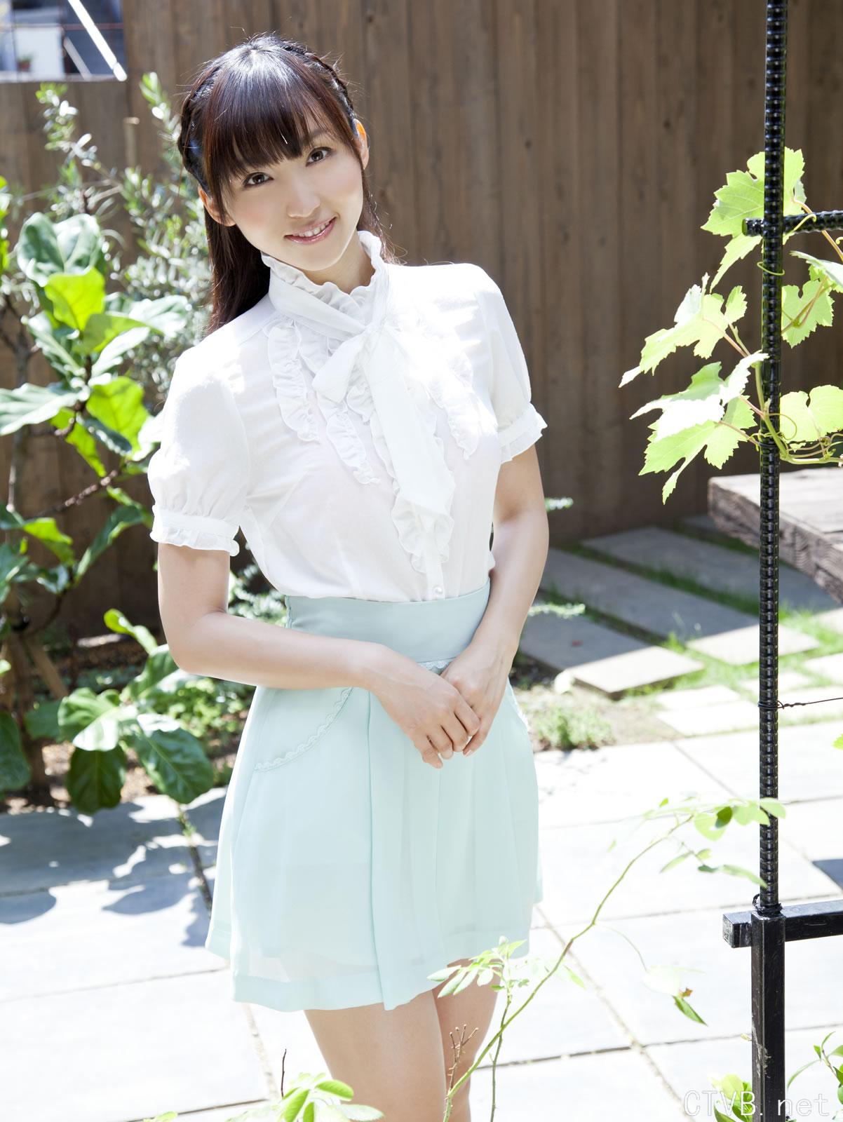 高清无水印美女壁纸上千套9000张 - 1.jpg