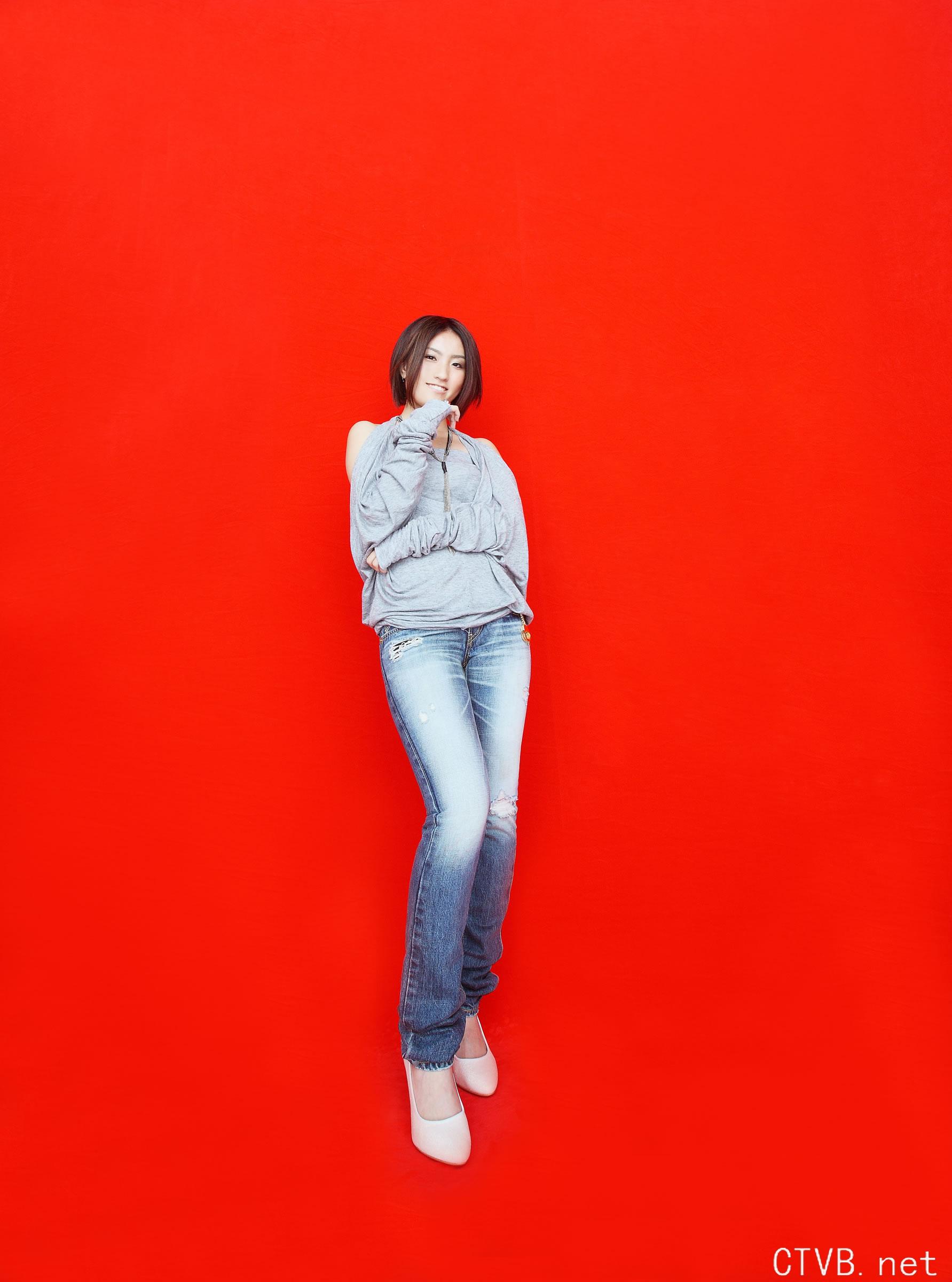 高清无水印美女壁纸上千套9000张 - 3.jpg