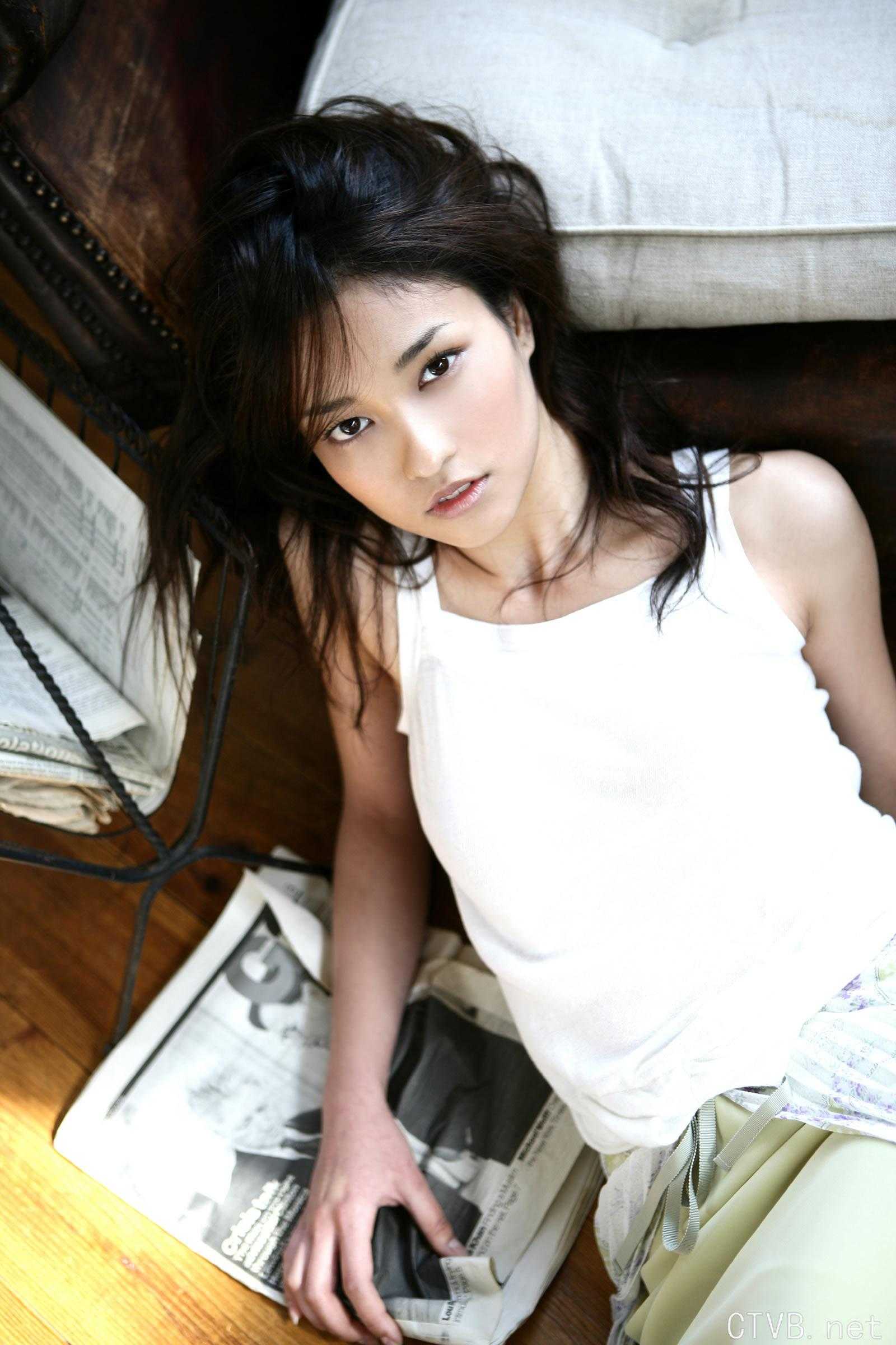 高清无水印美女壁纸上千套9000张 - 2.jpg