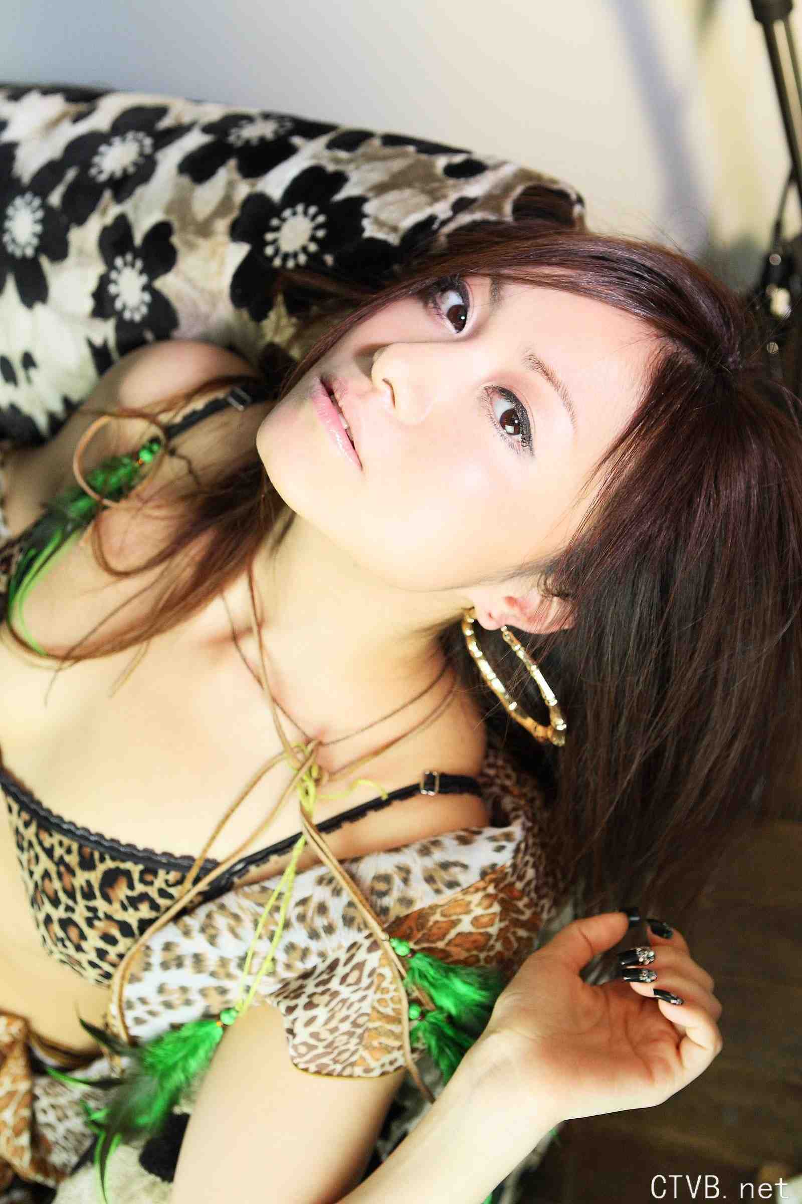 高清无水印美女壁纸上千套9000张 - 5.jpg