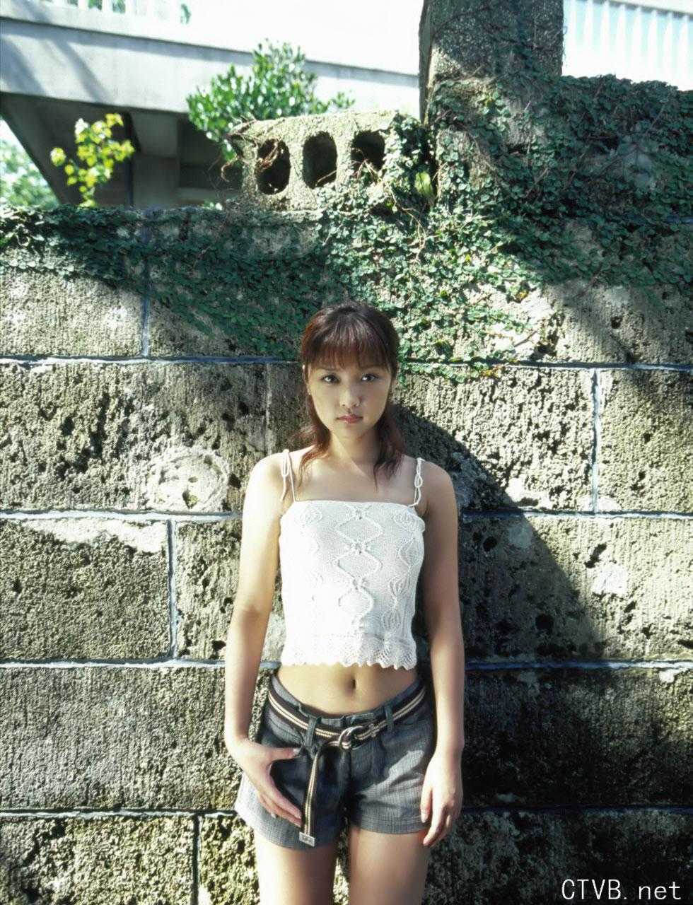 高清无水印美女壁纸上千套9000张 - 1.jpg