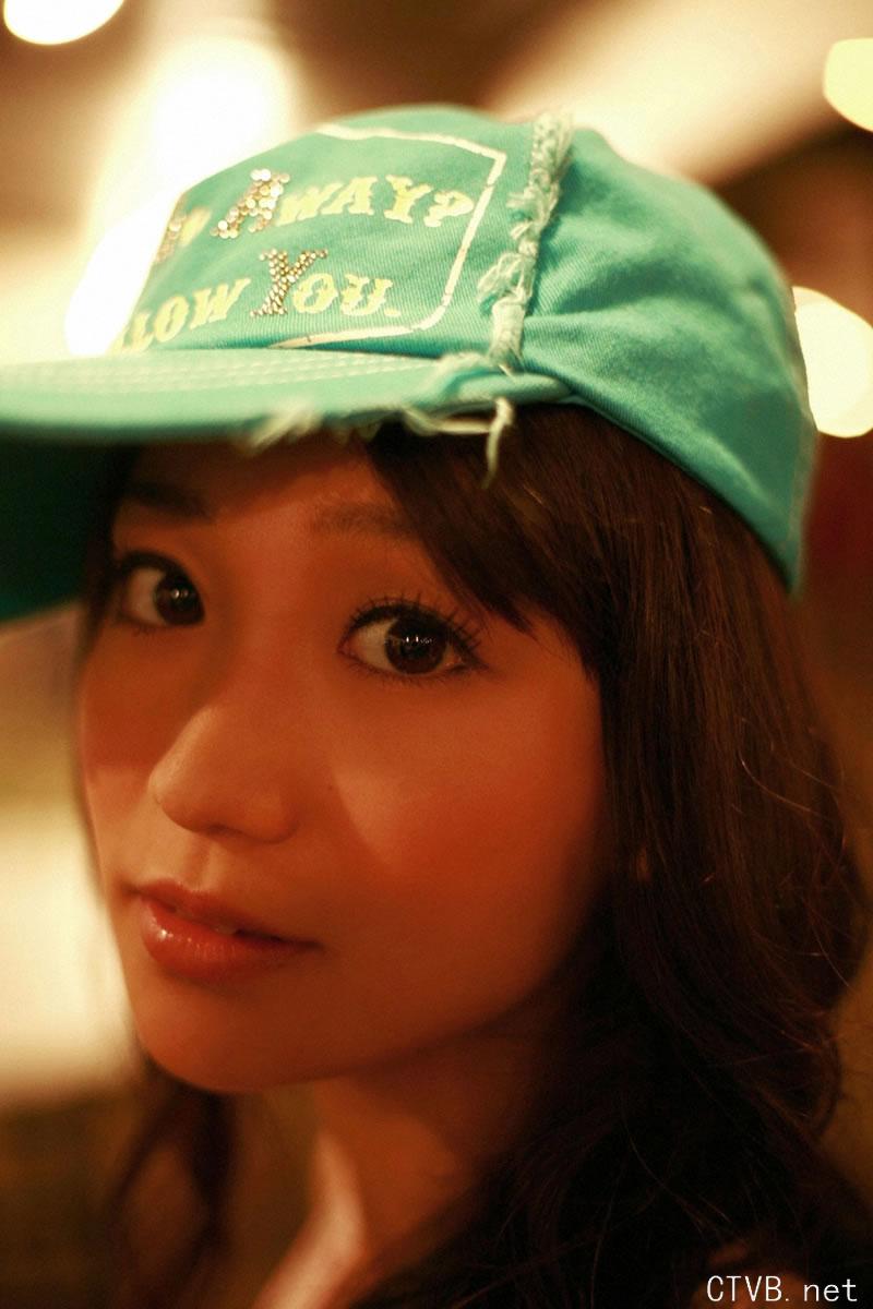 高清无水印美女壁纸上千套9000张 - 1.jpg