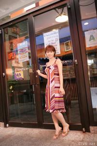 高清无水印美女壁纸上千套9000张 - 1.jpg