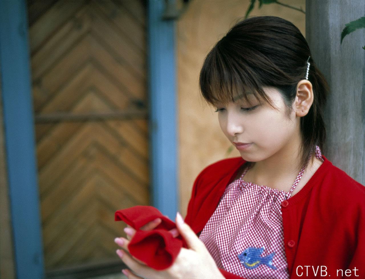 高清无水印美女壁纸上千套9000张 - 1.jpg