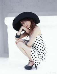 高清无水印美女壁纸上千套9000张 - 1.jpg