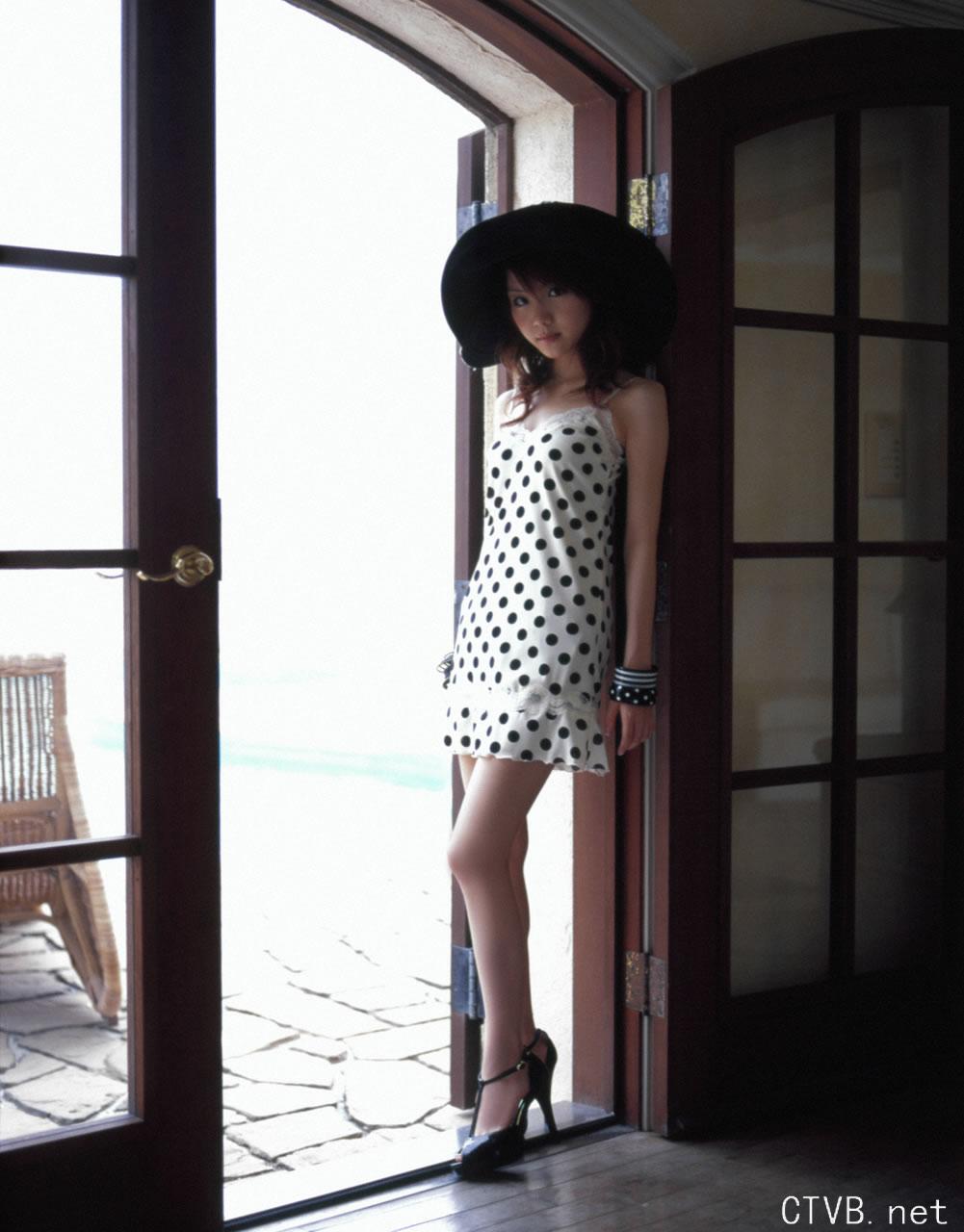 高清无水印美女壁纸上千套9000张 - 13.jpg