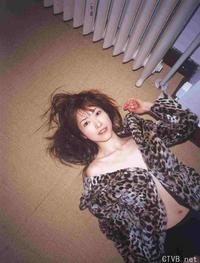 高清无水印美女壁纸上千套9000张 - 3.jpg