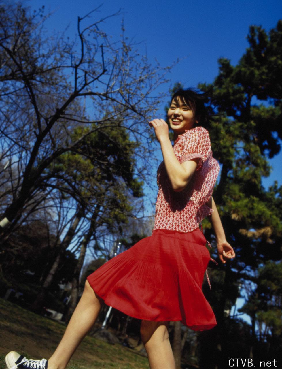 高清无水印美女壁纸上千套9000张 - 2.jpg