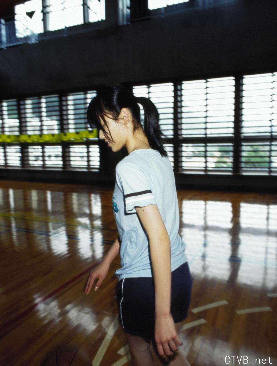 高清无水印美女壁纸上千套9000张 - 89.jpg