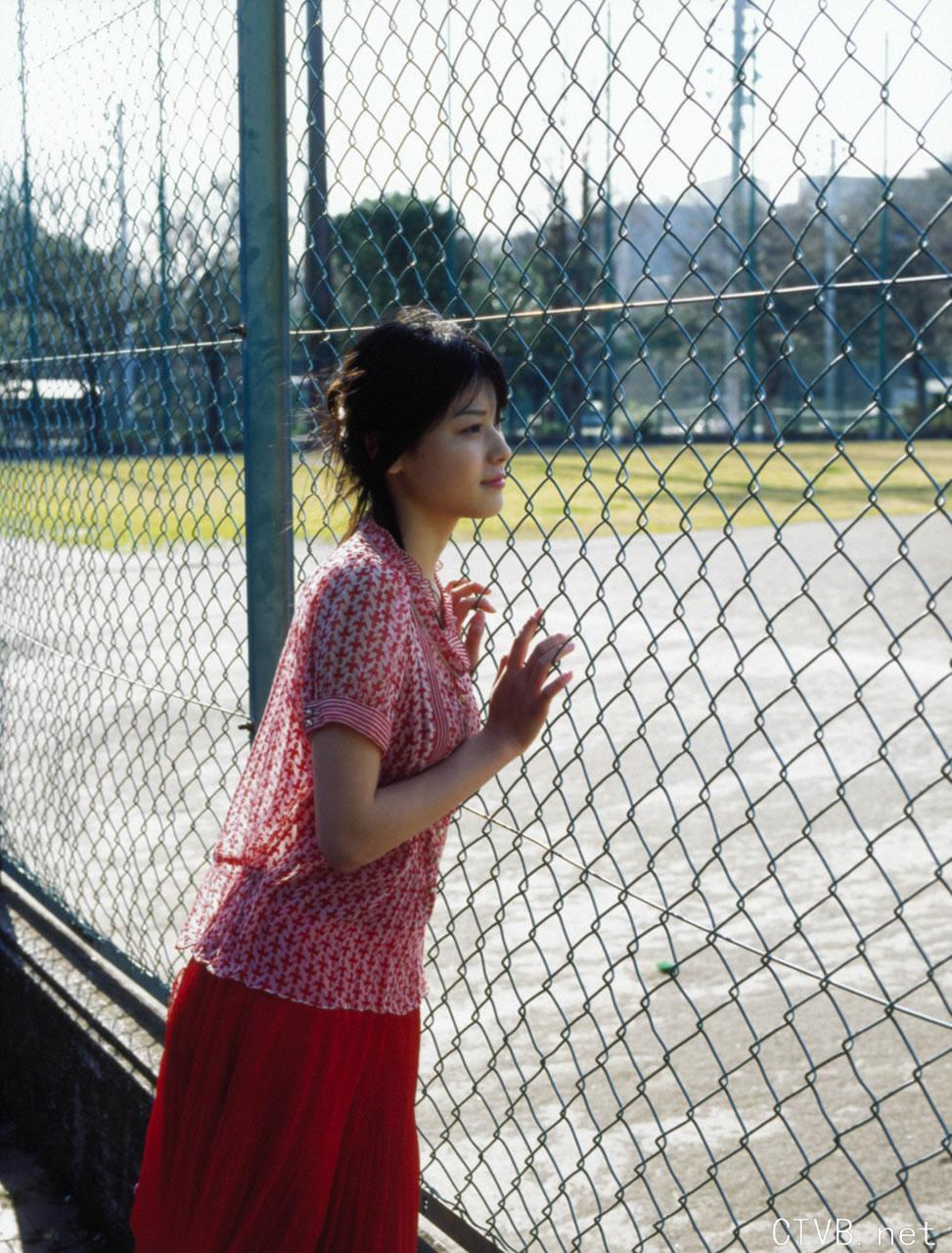 高清无水印美女壁纸上千套9000张 - 1.jpg