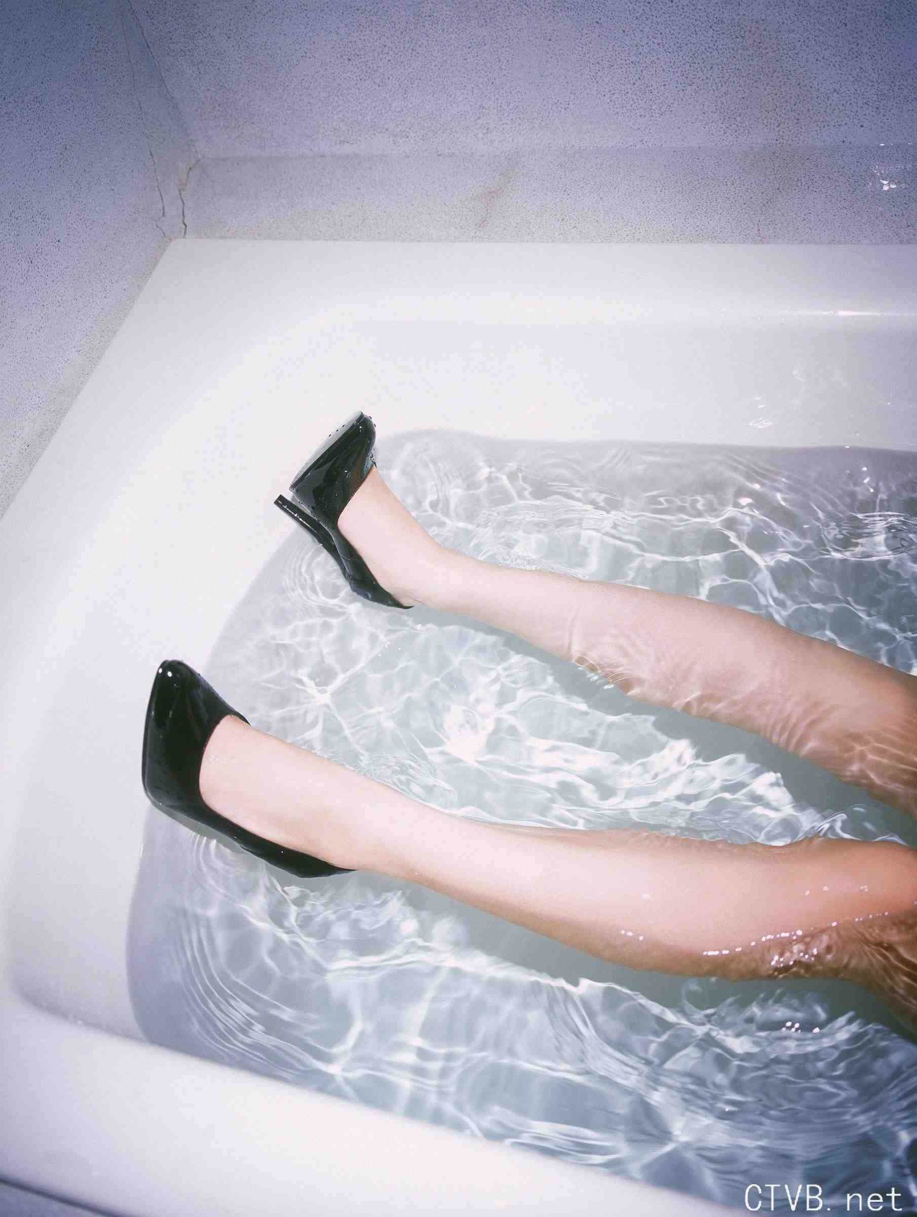 高清无水印美女壁纸上千套9000张 - 22.jpg