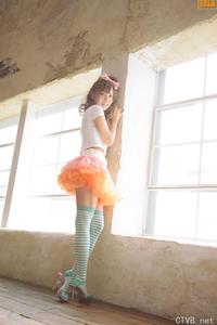 高清无水印美女壁纸上千套9000张 - 2.jpg