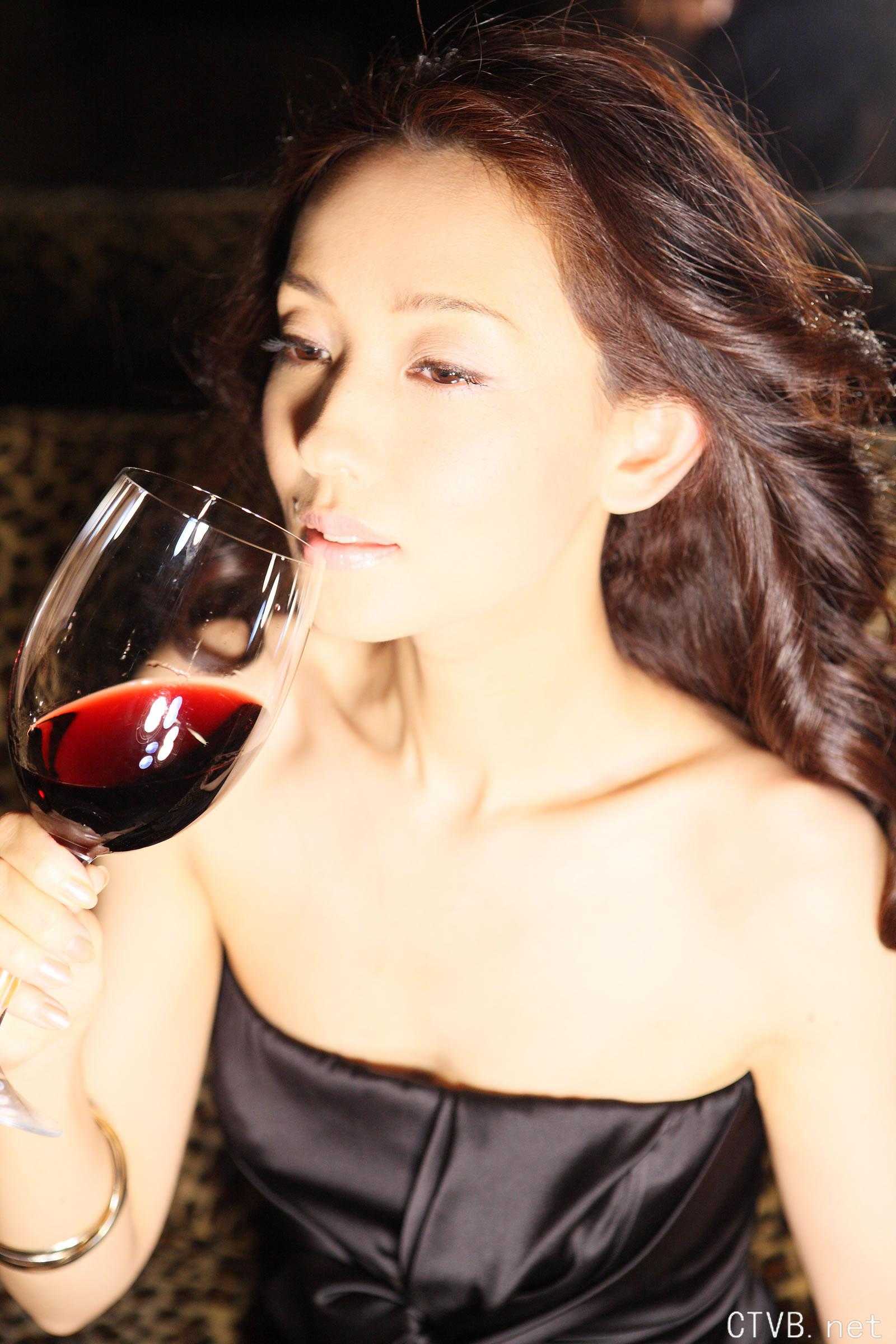 高清无水印美女壁纸上千套9000张 - 12.jpg