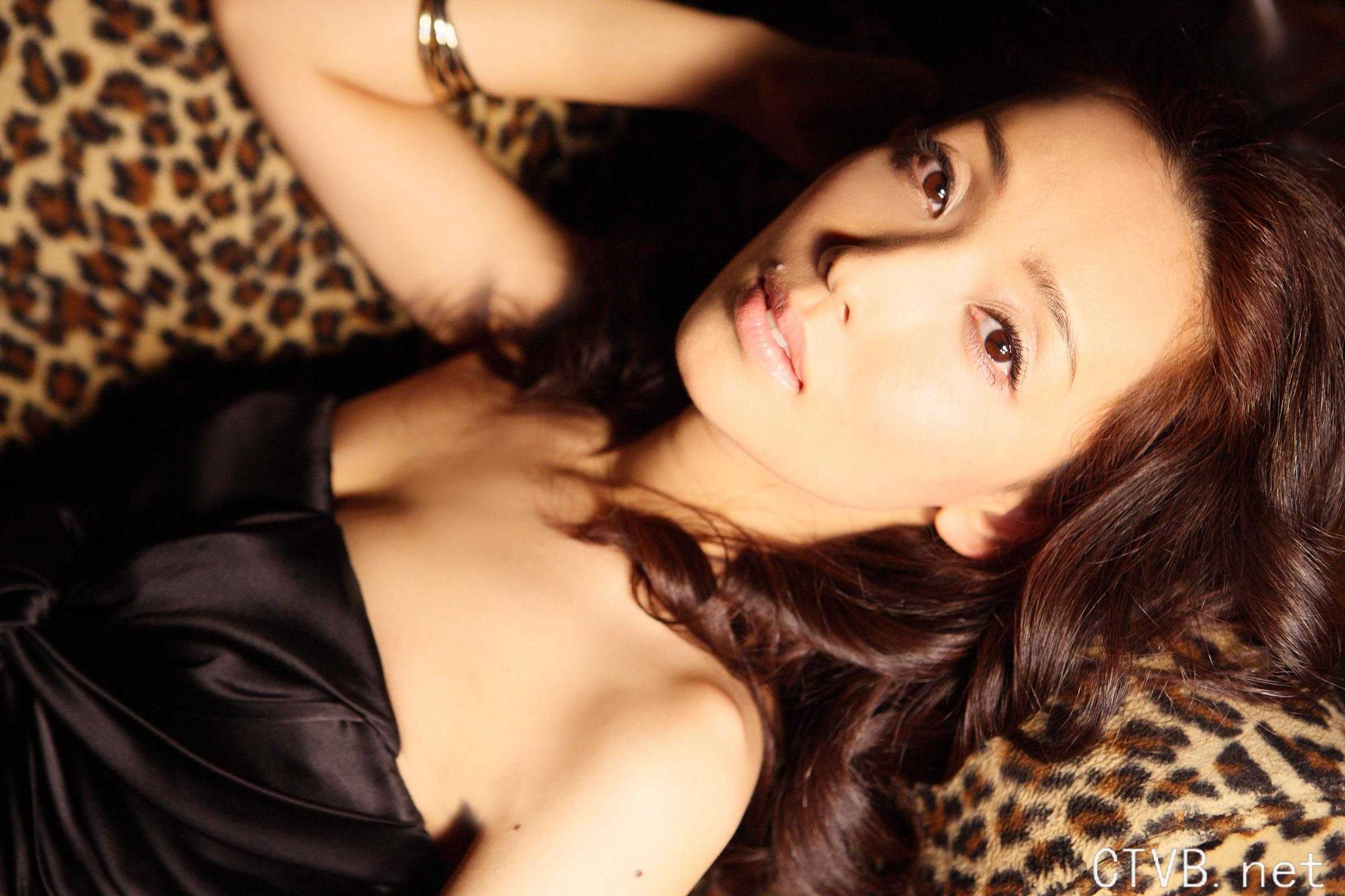 高清无水印美女壁纸上千套9000张 - 9.jpg