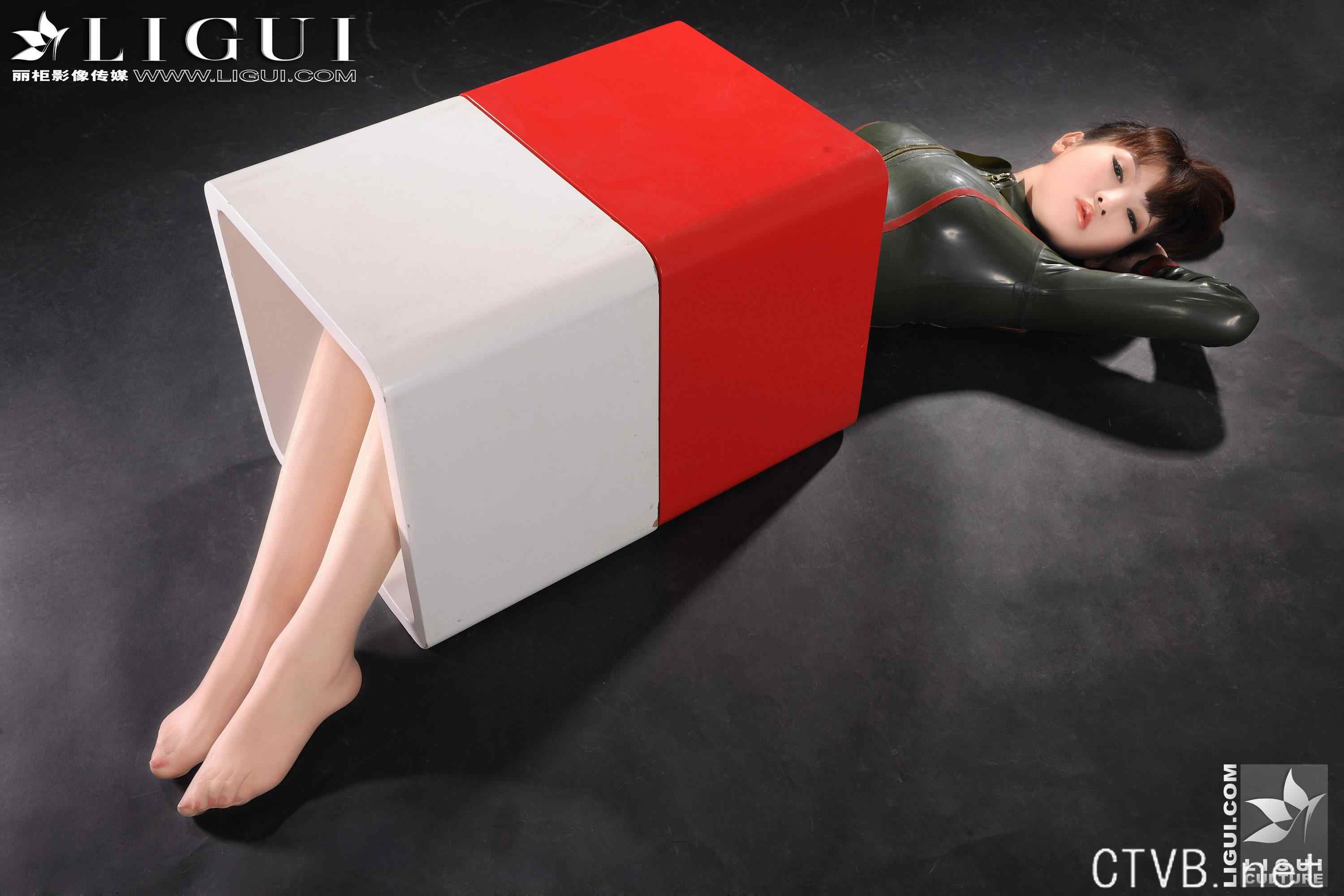 高清无水印美女壁纸上千套9000张 - 14.jpg