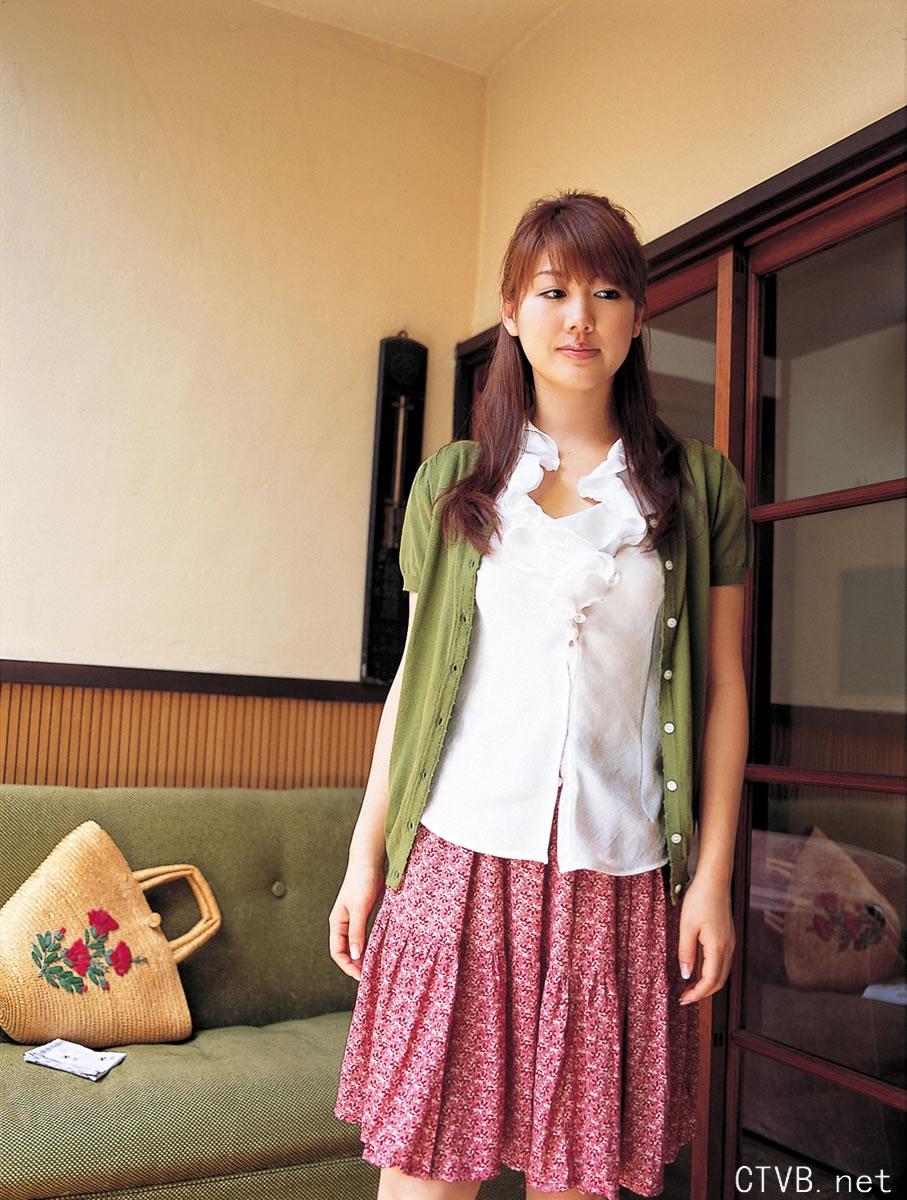 高清无水印美女壁纸上千套9000张 - 1.jpg