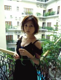 高清无水印美女壁纸上千套9000张 - 1.jpg