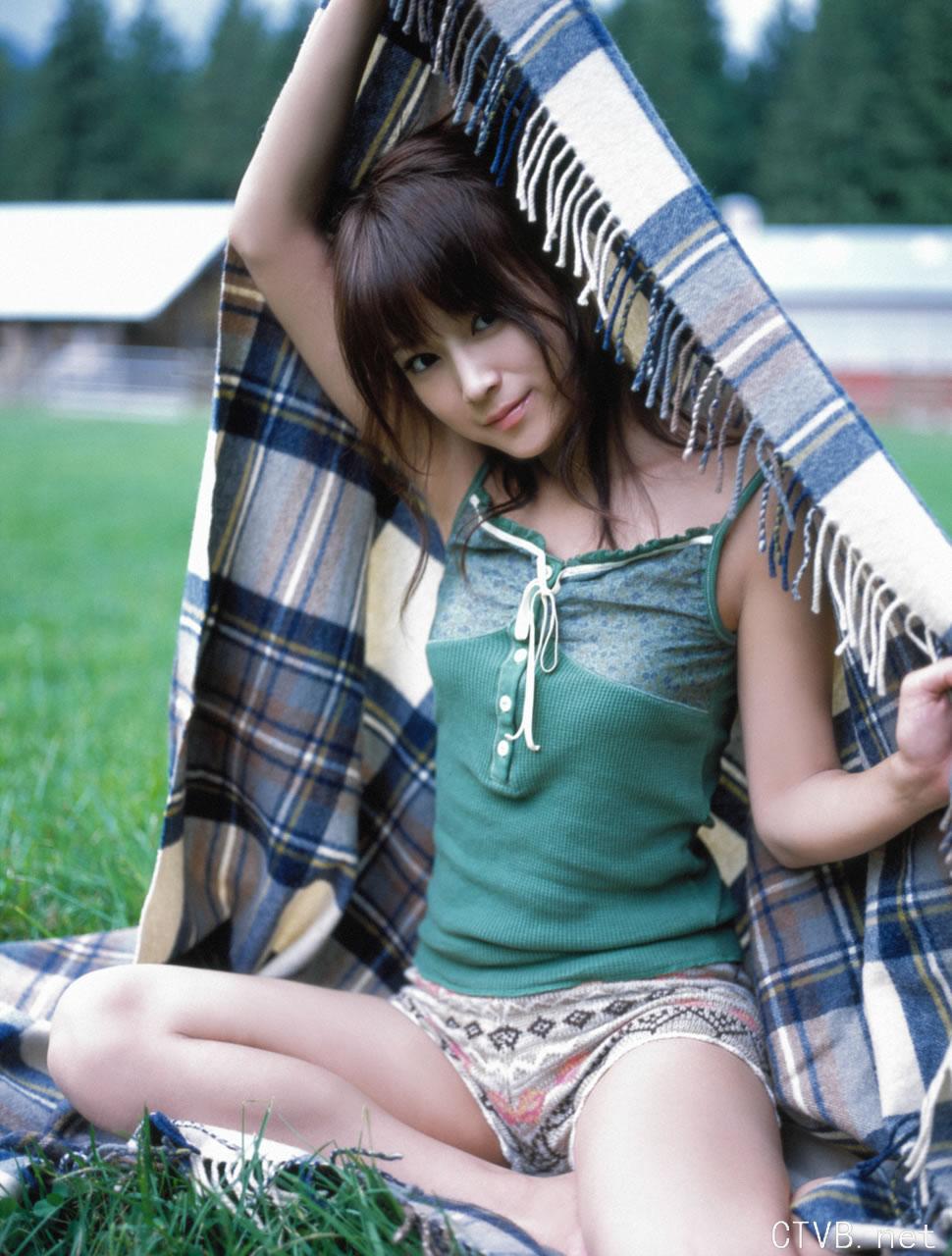 高清无水印美女壁纸上千套9000张 - 1.jpg