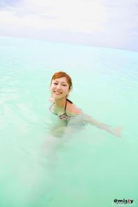 高清无水印美女壁纸上千套9000张 - 1.jpg