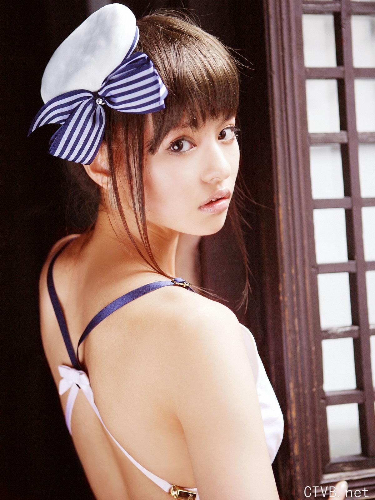 高清无水印美女壁纸上千套9000张 - 1.jpg