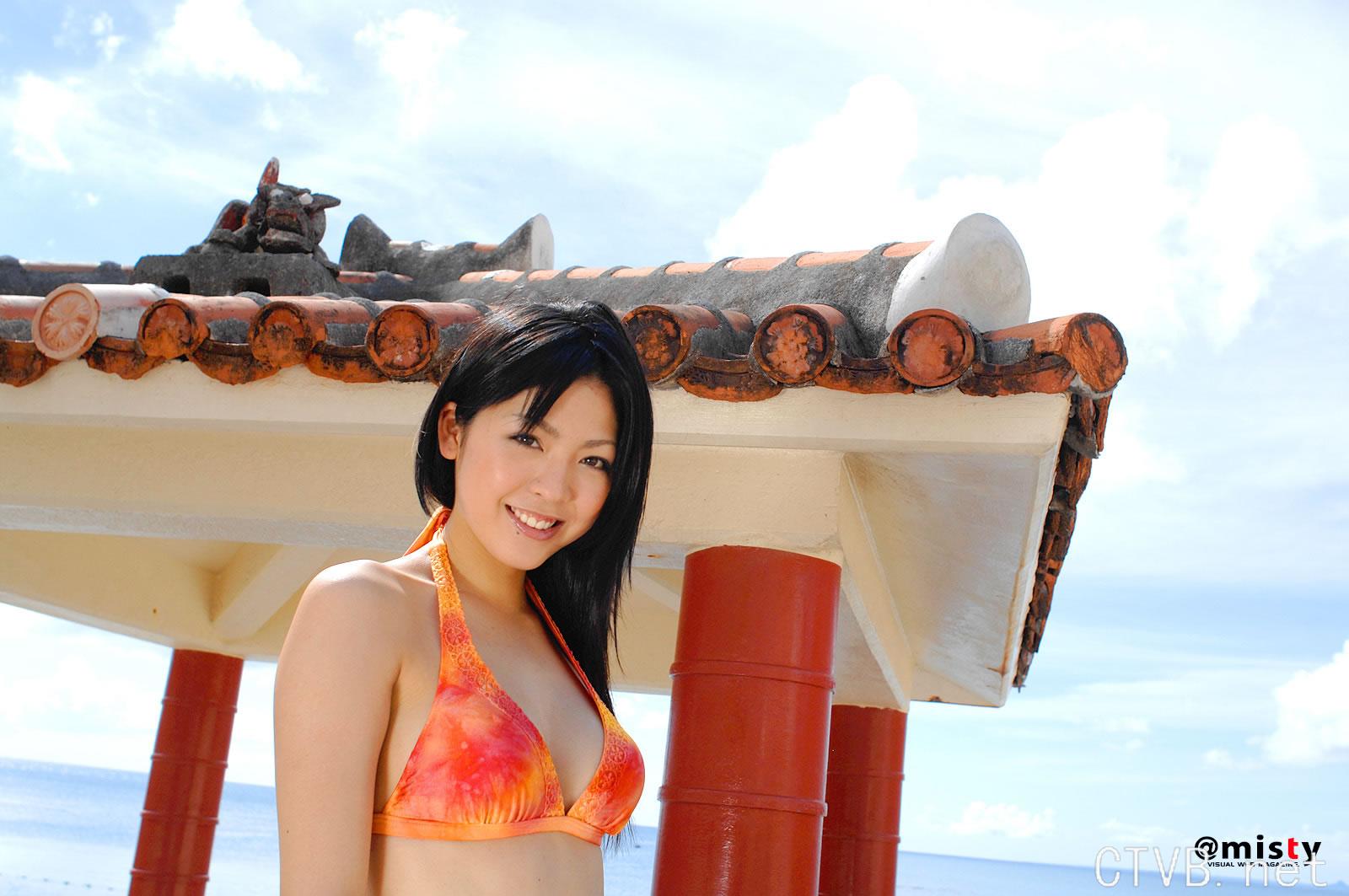 高清无水印美女壁纸上千套9000张 - 1.jpg