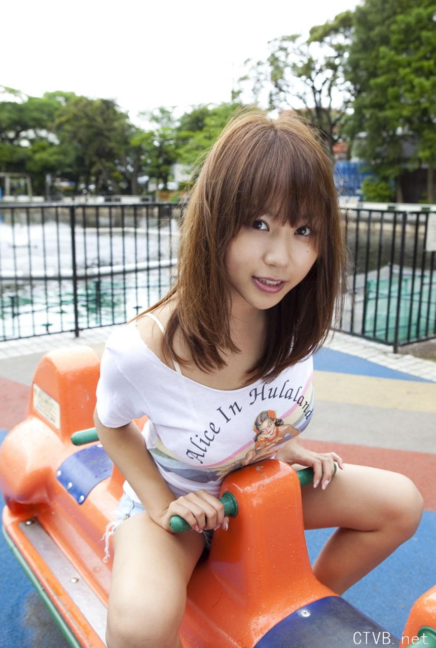 高清无水印美女壁纸上千套9000张 - 1.jpg