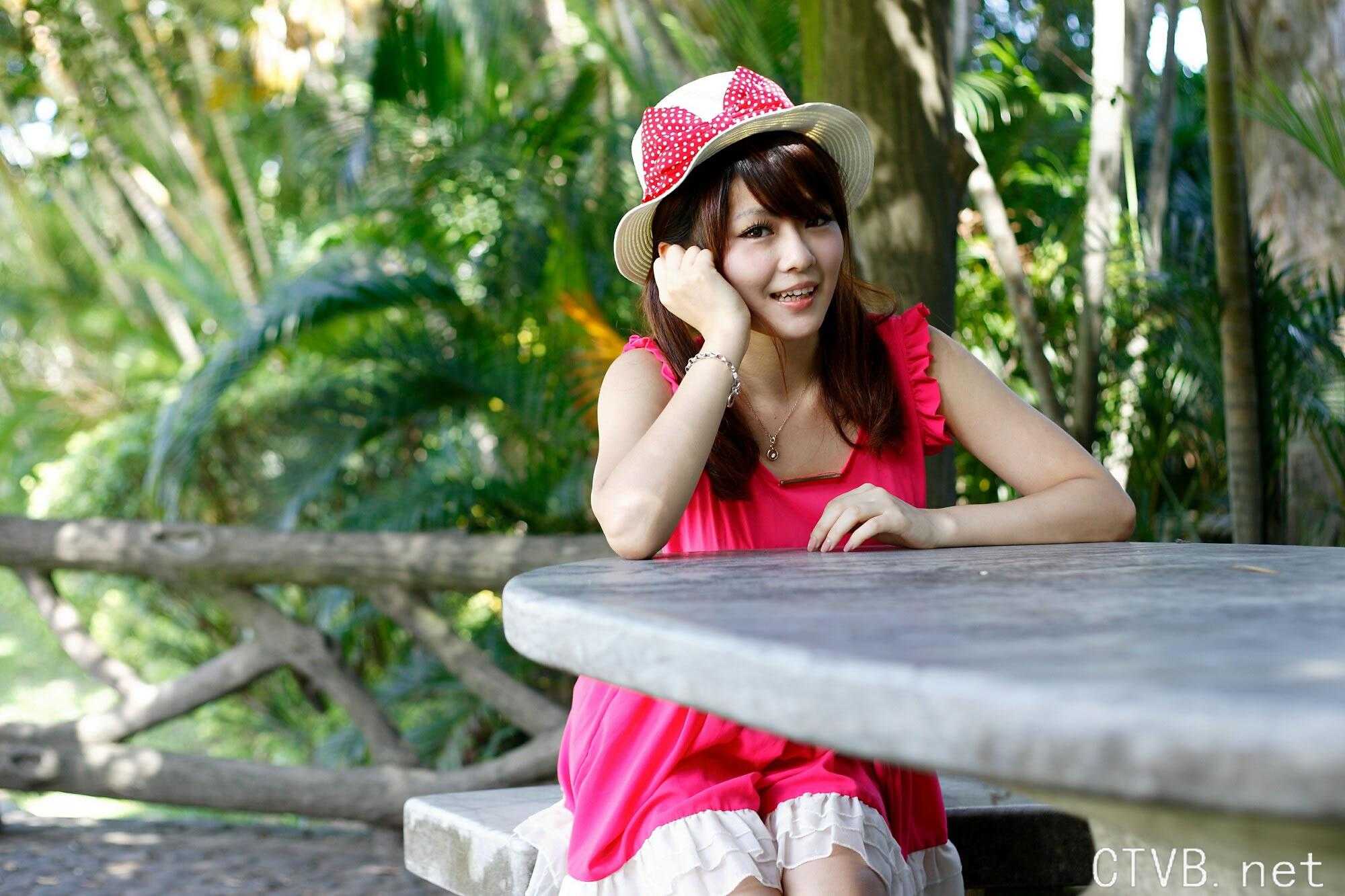 高清无水印美女壁纸上千套9000张 - 2.jpg