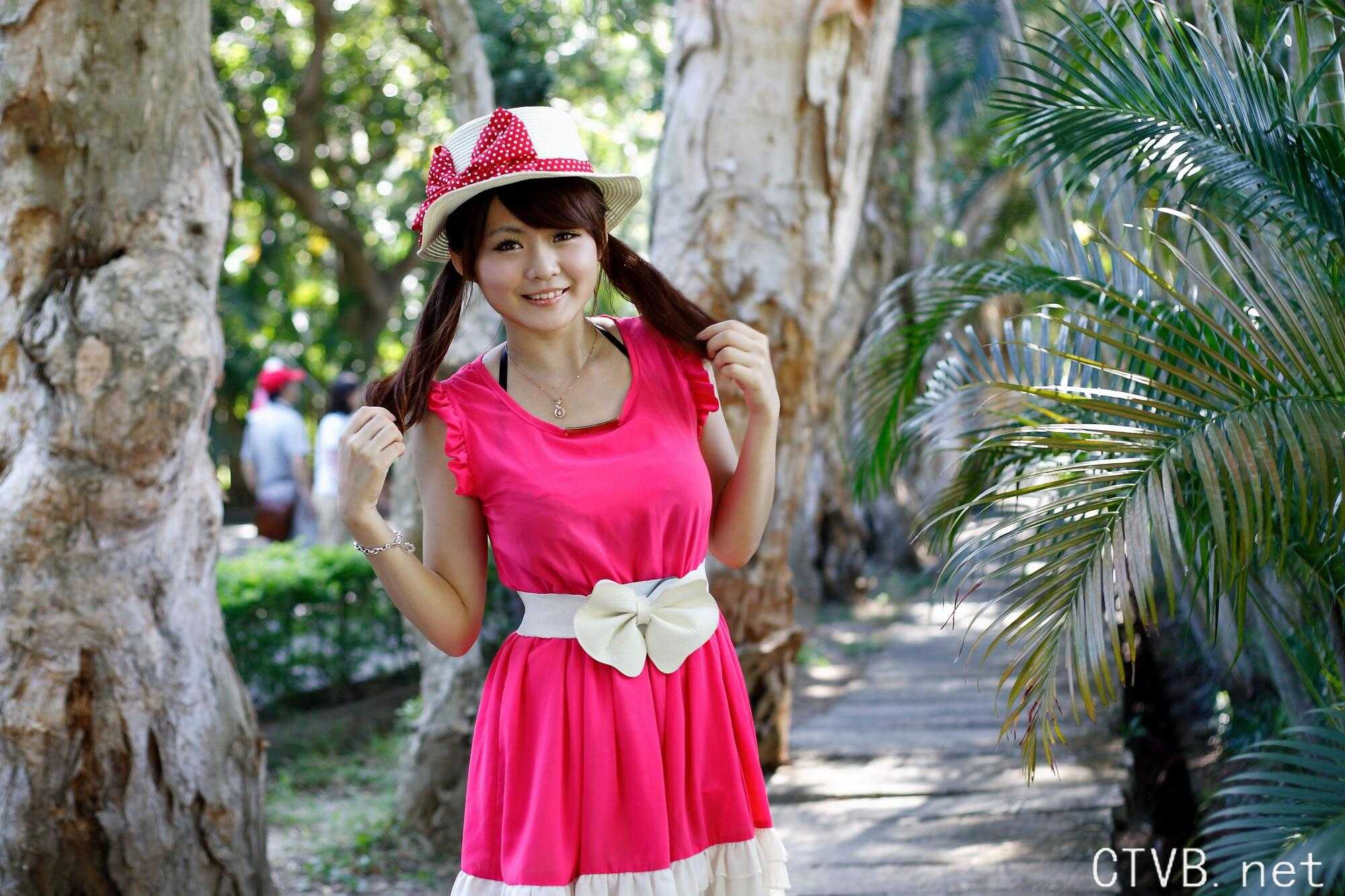 高清无水印美女壁纸上千套9000张 - 1.jpg