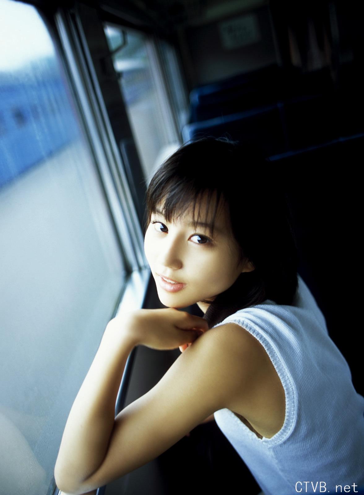 高清无水印美女壁纸上千套9000张 - 2.jpg