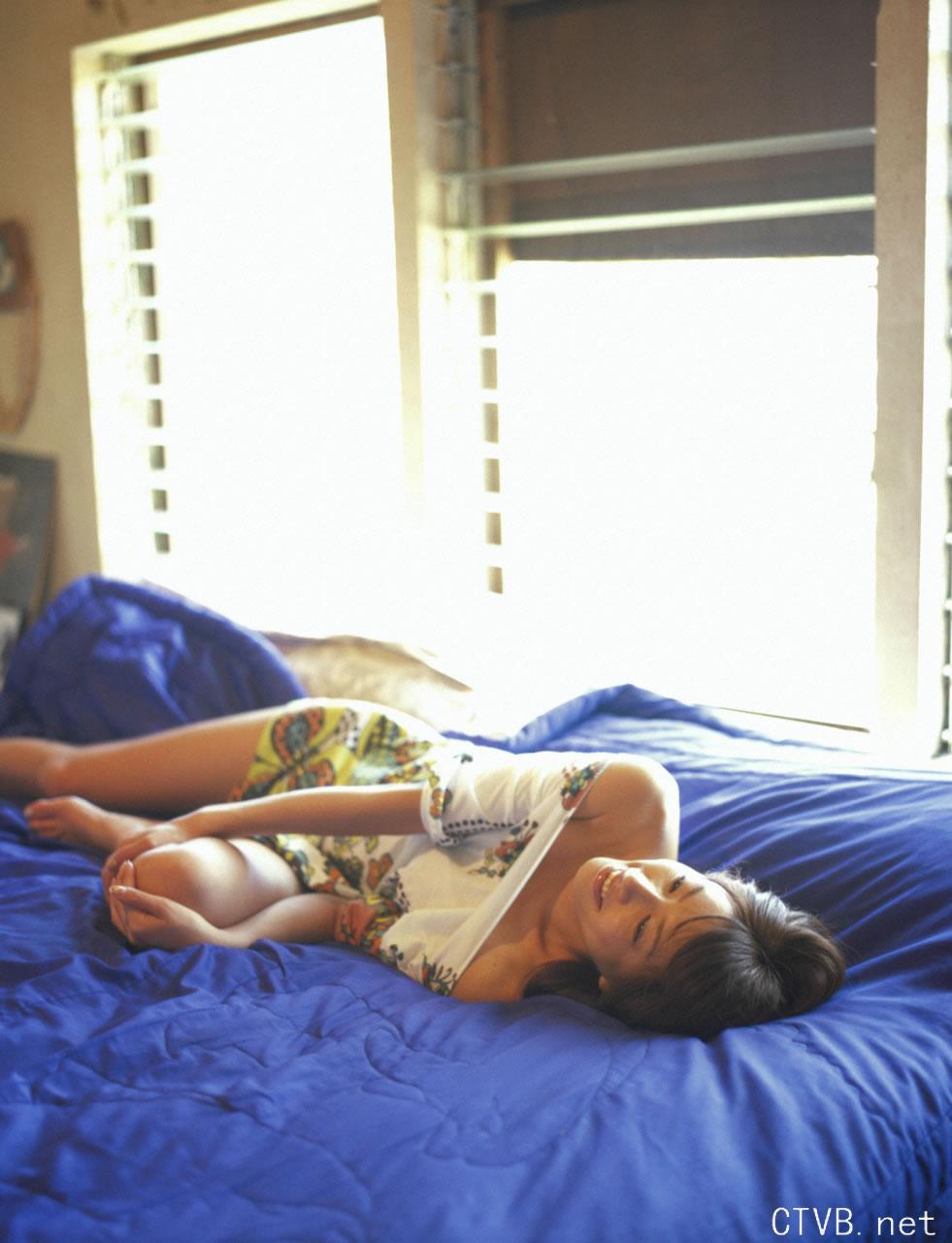 高清无水印美女壁纸上千套9000张 - 17.jpg