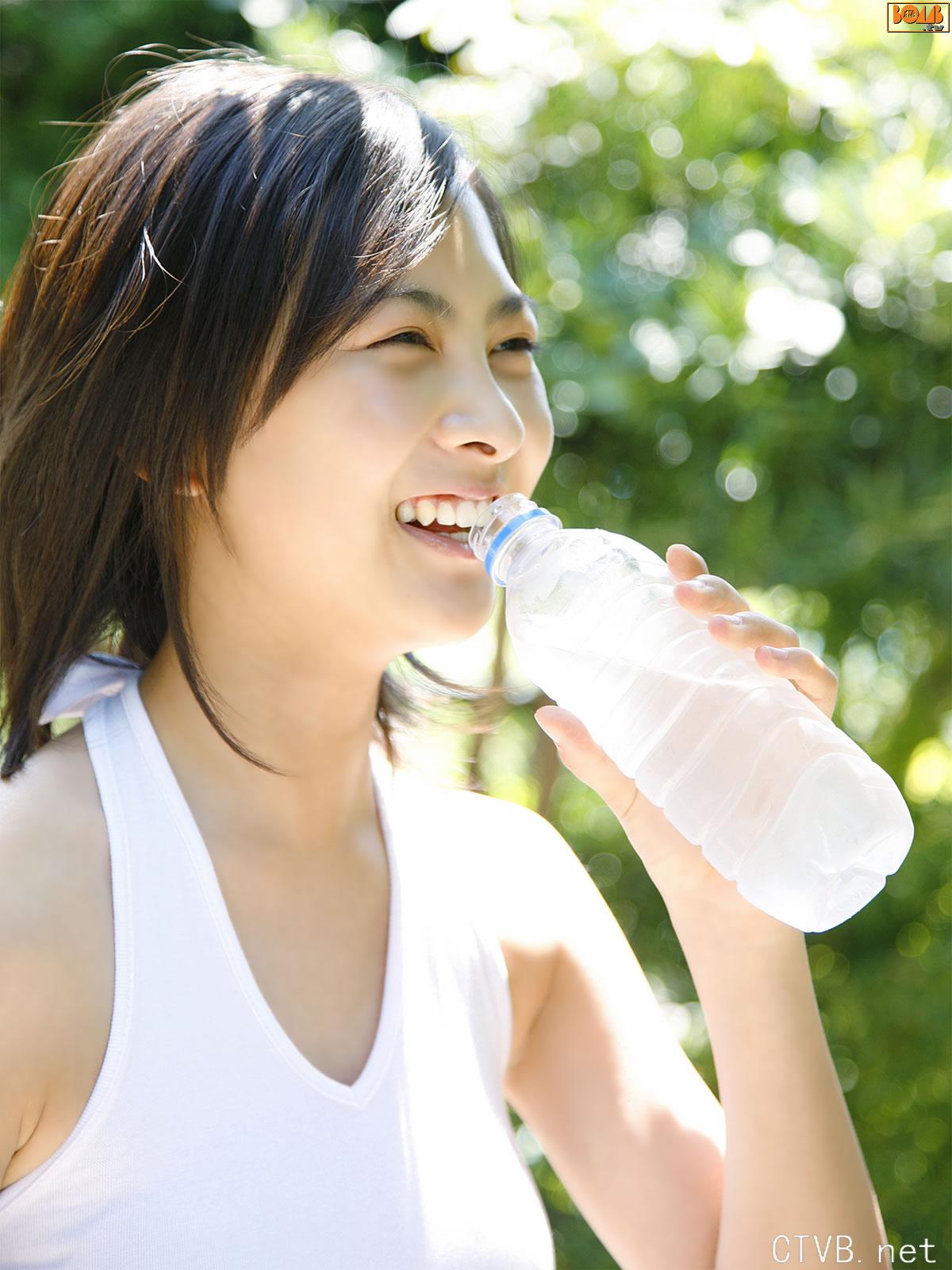 高清无水印美女壁纸上千套9000张 - 3.jpg