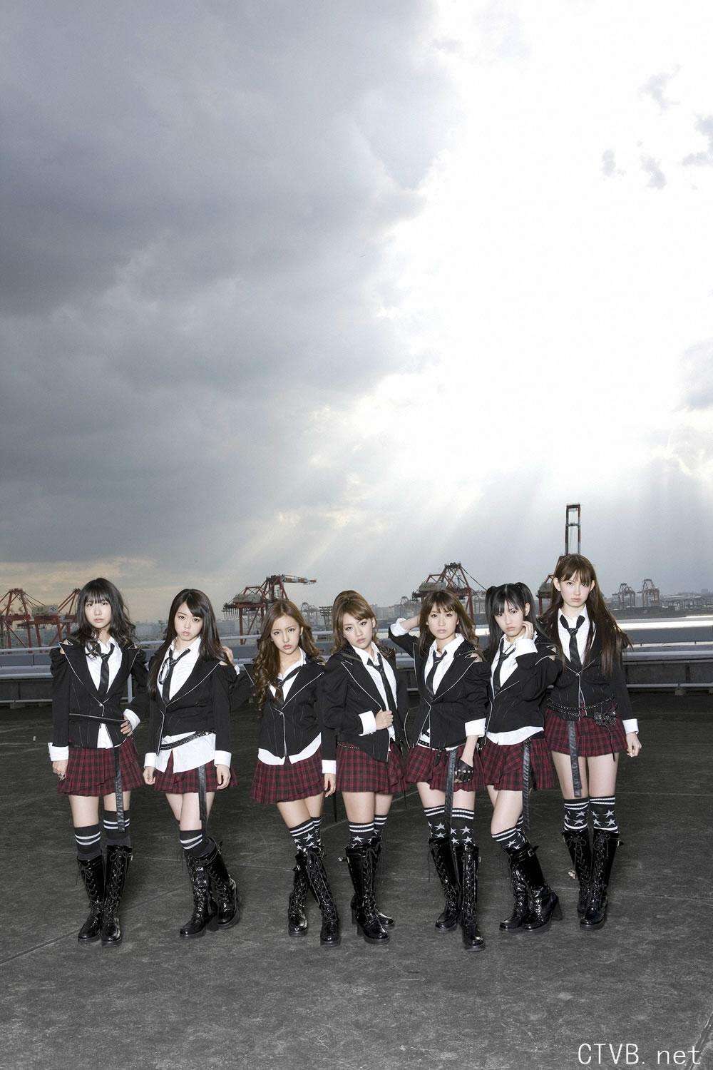 高清无水印美女壁纸上千套9000张 - 1.jpg