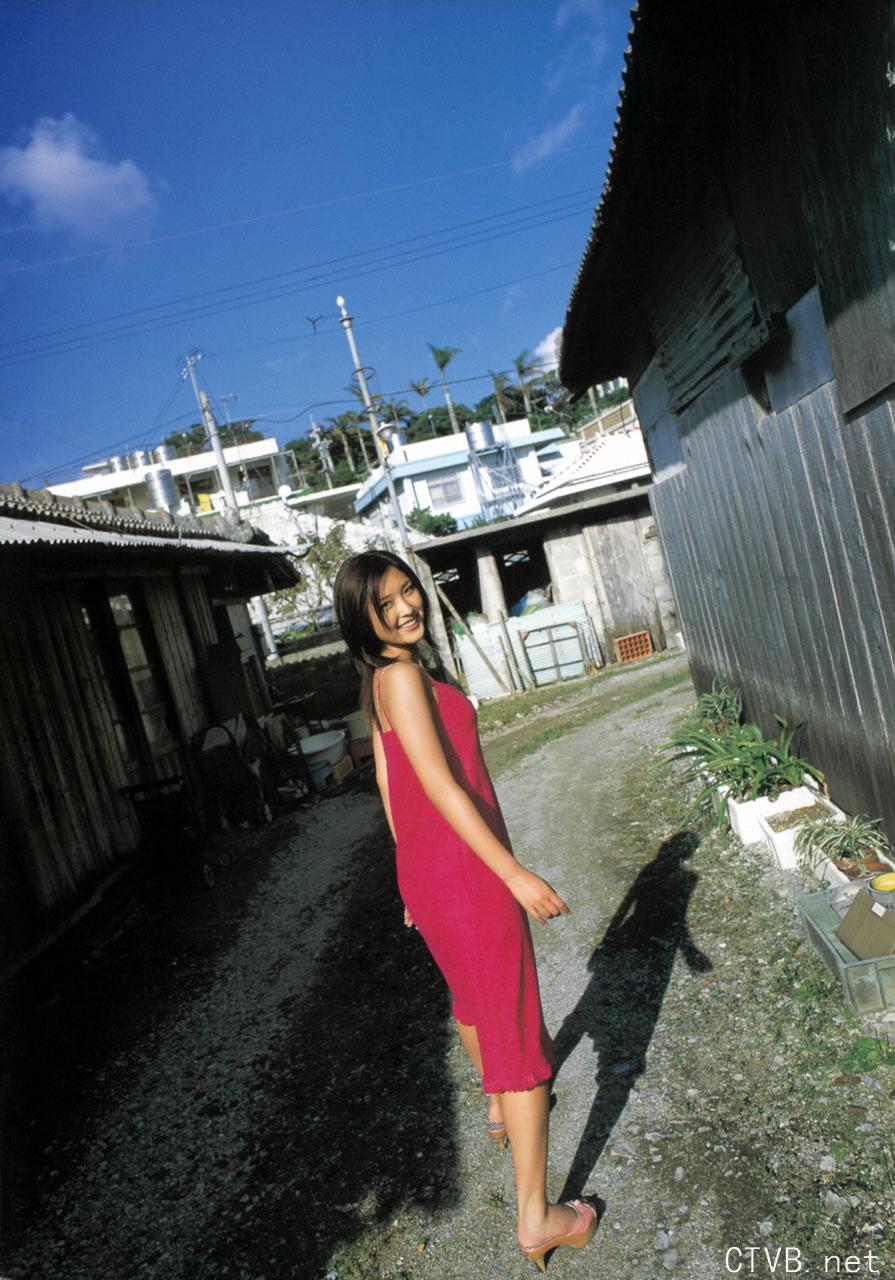 高清无水印美女壁纸上千套9000张 - 1.jpg