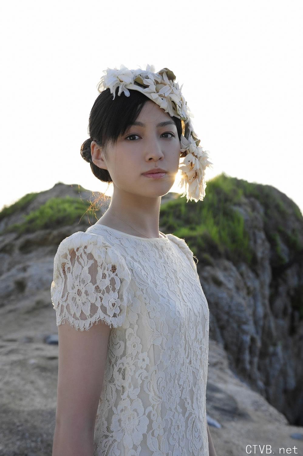 高清无水印美女壁纸上千套9000张 - 2.jpg