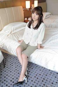 高清无水印美女壁纸上千套9000张 - 1.jpg