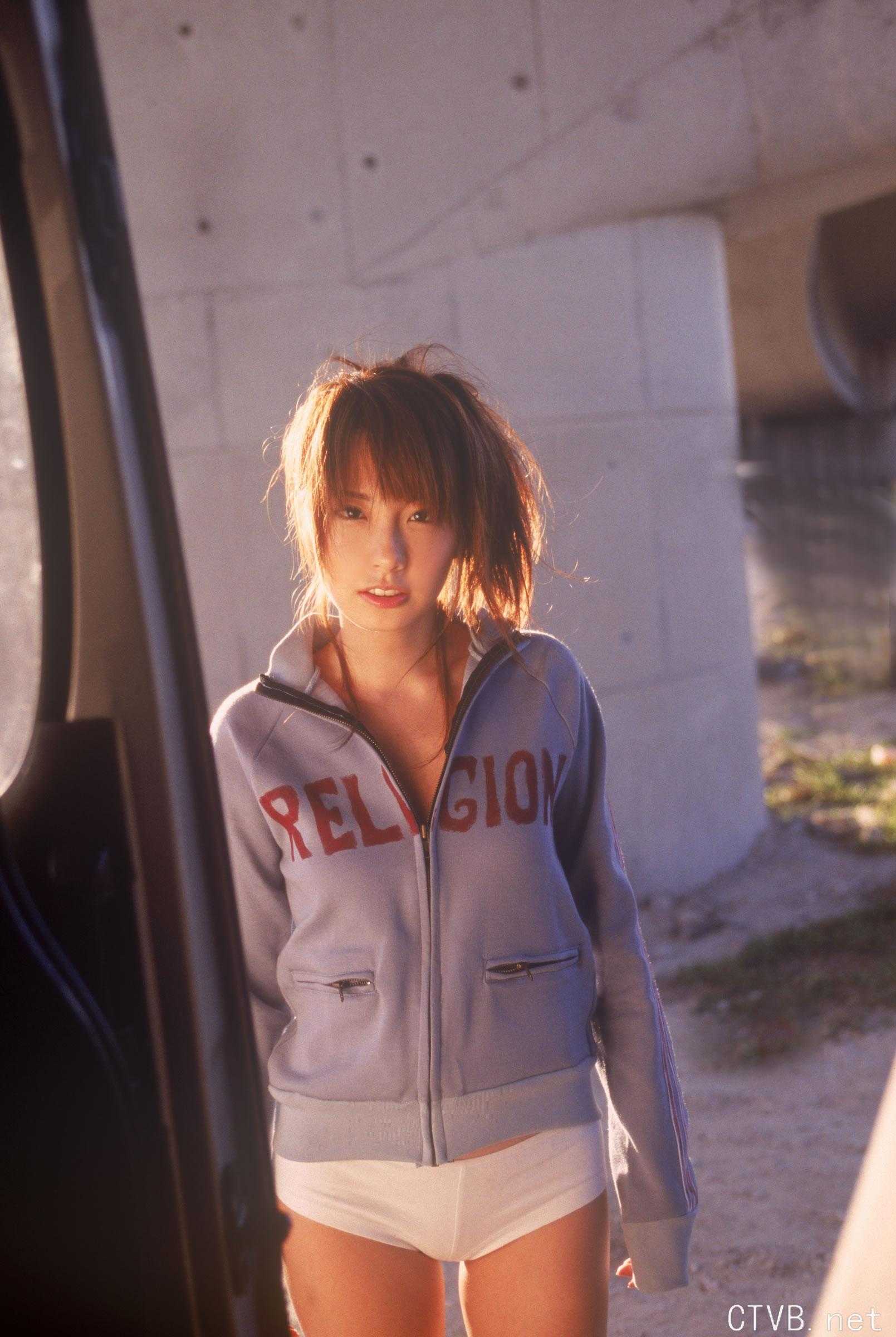 高清无水印美女壁纸上千套9000张 - 3.jpg