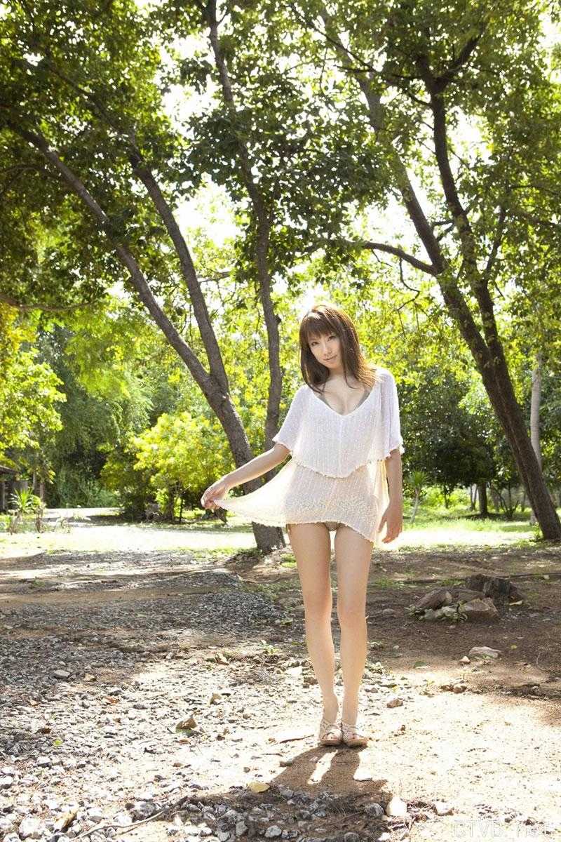 高清无水印美女壁纸上千套9000张 - 1.jpg